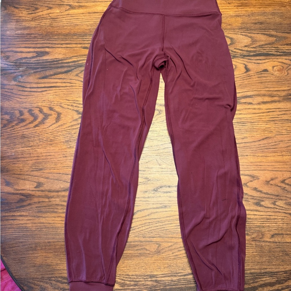 Lululemon Burgundy Ankle Leggings Women’s Size 6 Solid Knit Logo Accent
